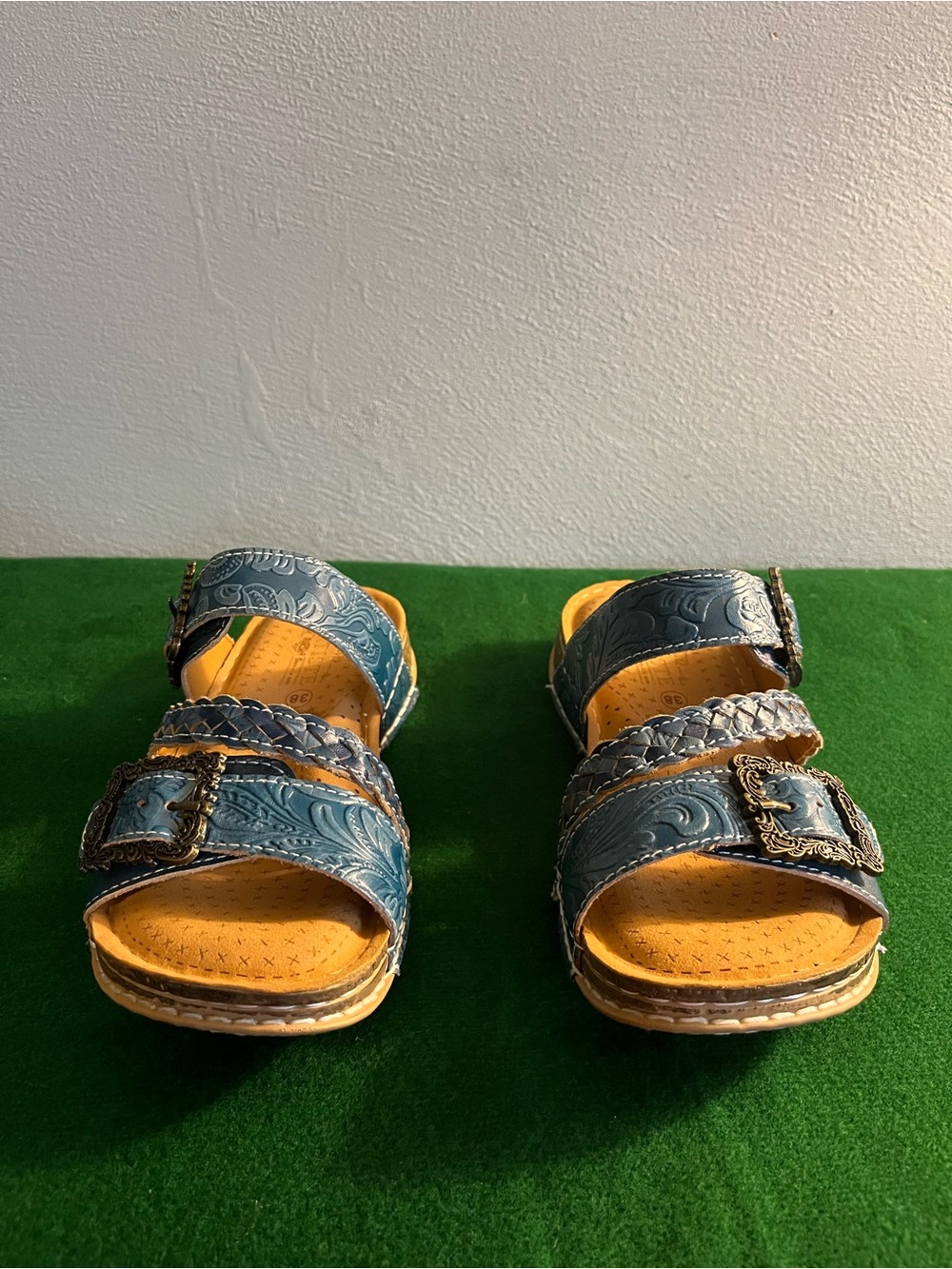 L'Artiste Spring Step Size 38 Blue Astra‎ Sandals Embossed Leather Ornate Buckle - Picture 3 of 11